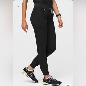 Figs Zamora joggers scrub pants in Black